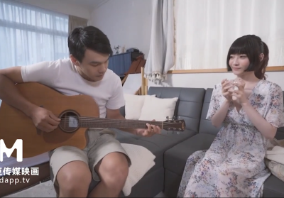 Mê tiếng đàn của anh hàng xóm mê luôn con cu của anh